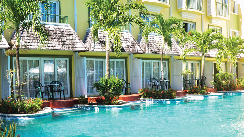 swim-up suites coco palm resort