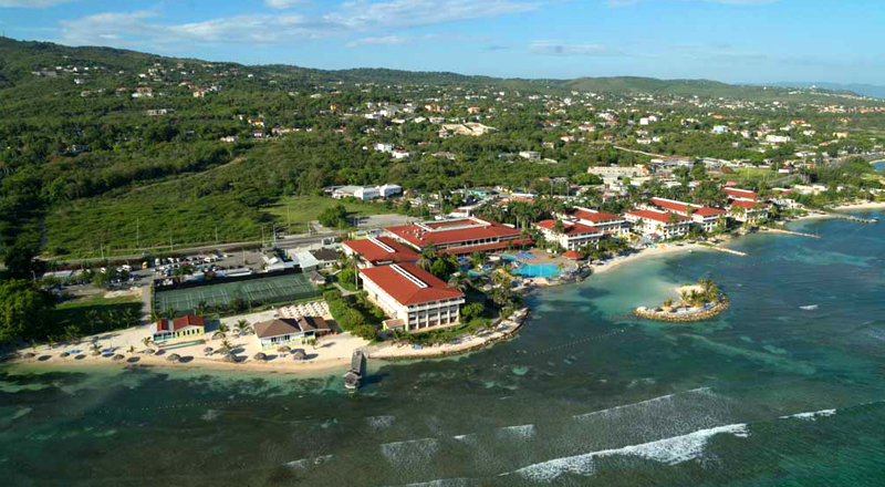 2023 caribbean resorts holiday inn montego bay jamaica