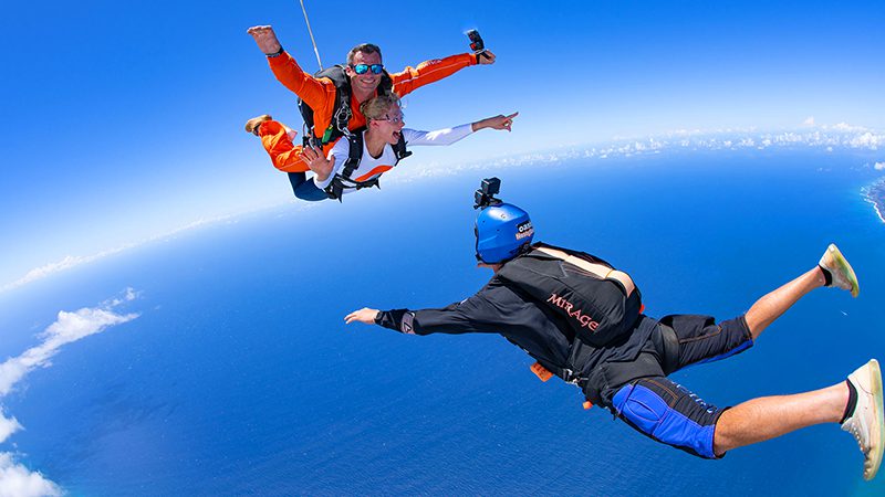 thrilling things to do in honolulu tandem skydiving with gojump hawaii